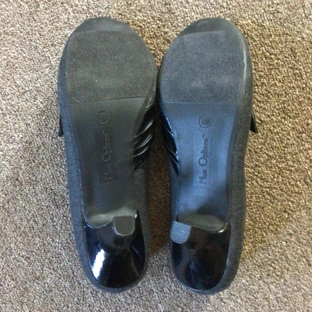 Nue Options Ava Gray and Black Heels - Size 8 - Picture 7 of 7